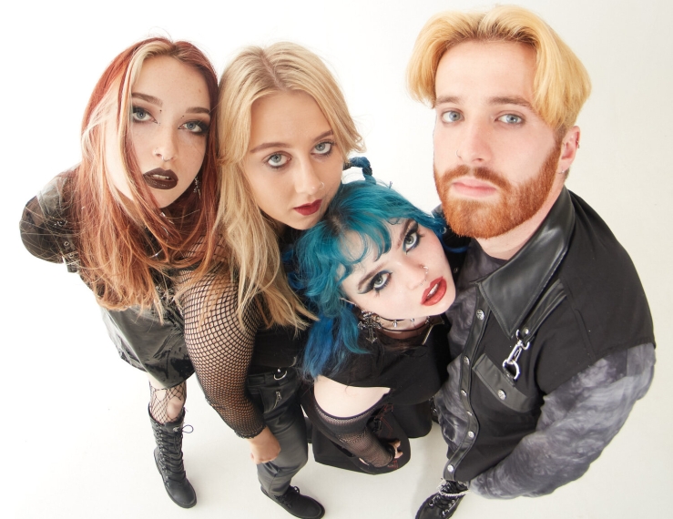 Introducing Interview: CRAWLERS – Get In Her Ears